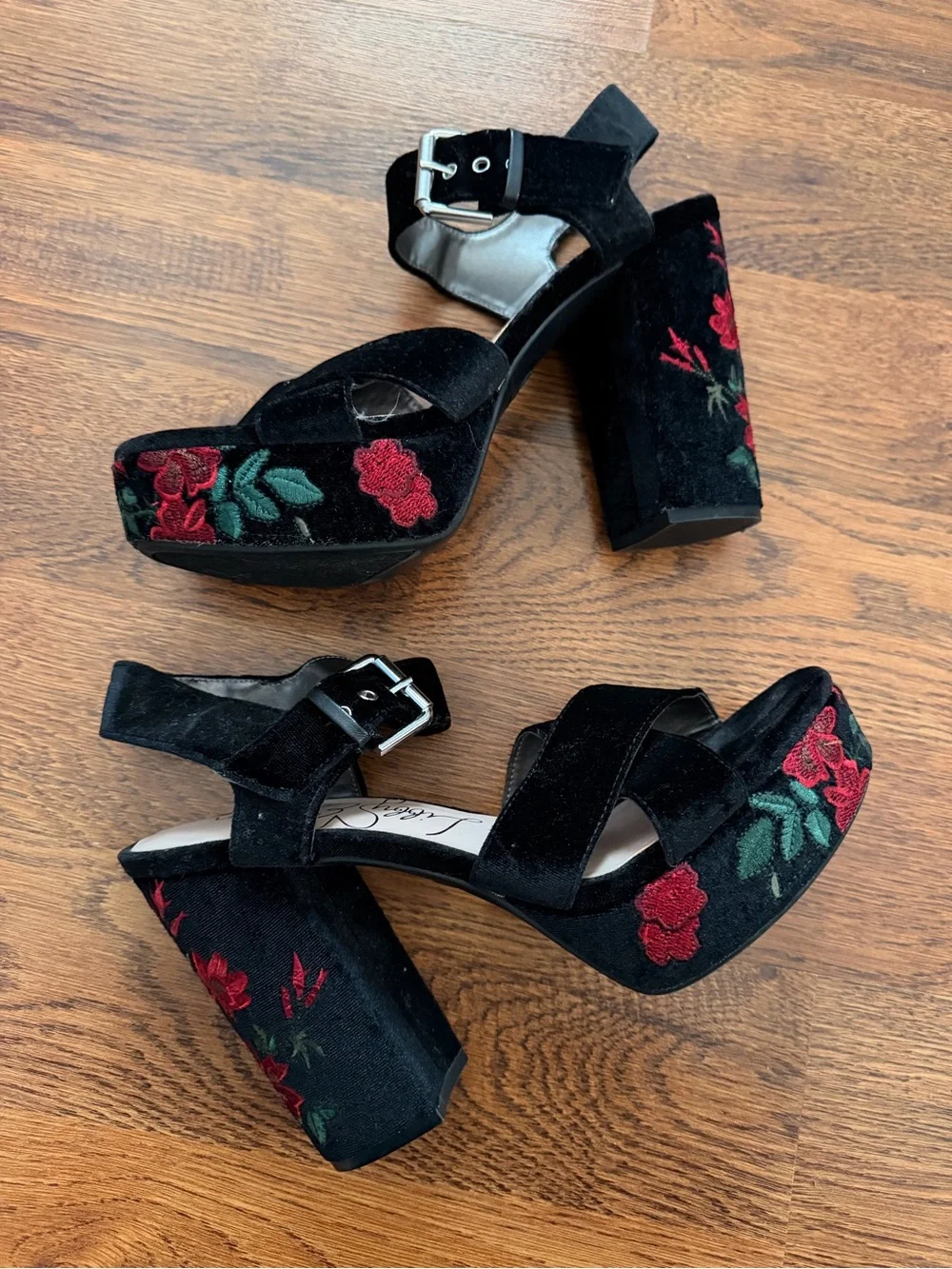 libby. edelman Black Velvet Platform Sandals with Red Floral Embroidery size 9